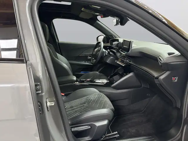 Peugeot 2008 view 11