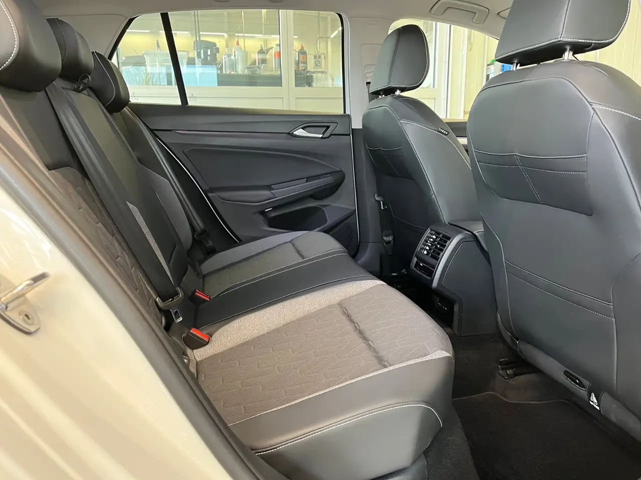 Volkswagen Golf VIII GOAL 1.5 TSI Navi AHK LED-Plus Travel Assist 11