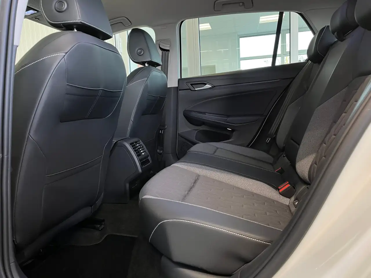 Volkswagen Golf VIII GOAL 1.5 TSI Navi AHK LED-Plus Travel Assist 9