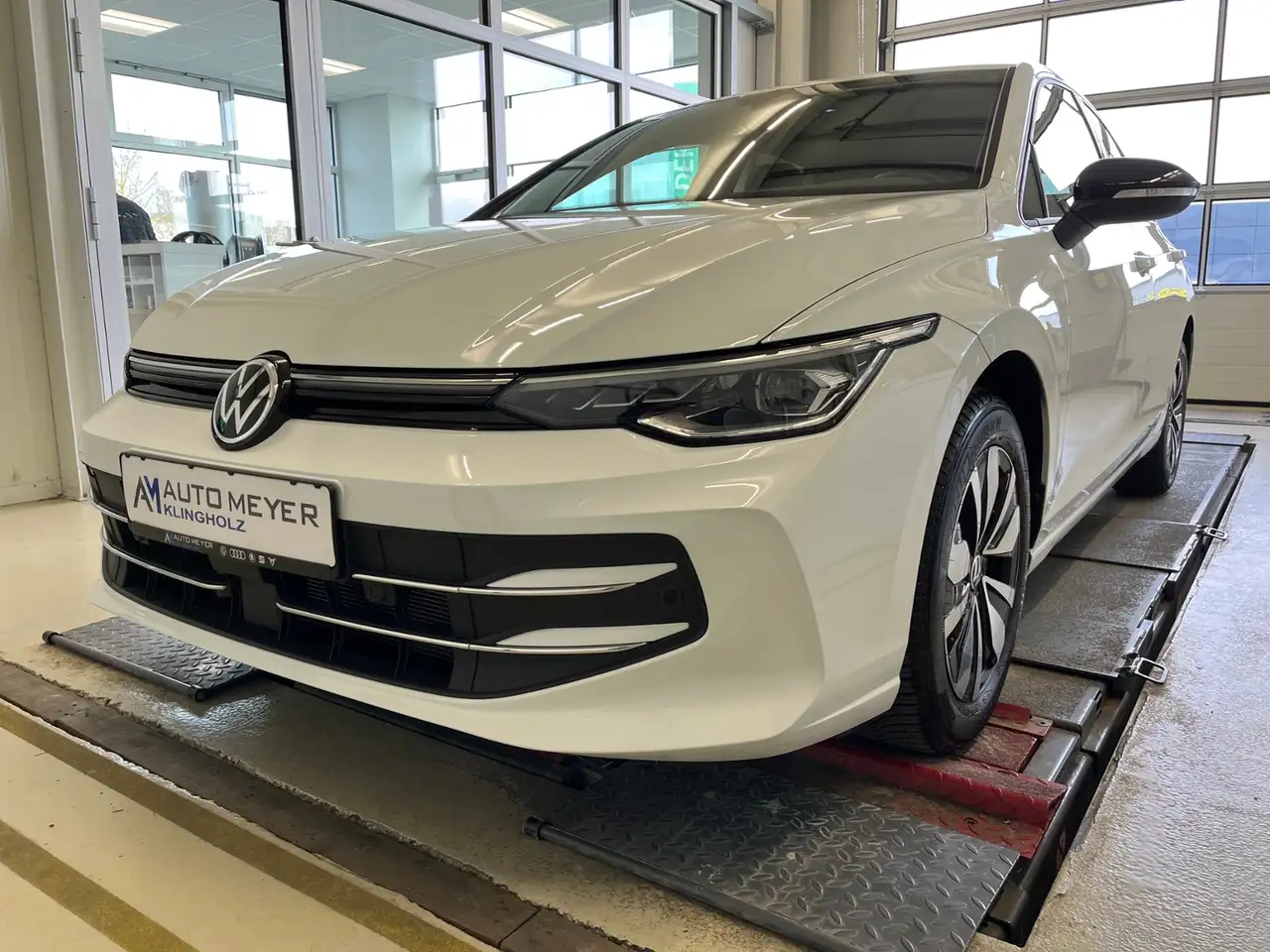 Volkswagen Golf VIII GOAL 1.5 TSI Navi AHK LED-Plus Travel Assist 2