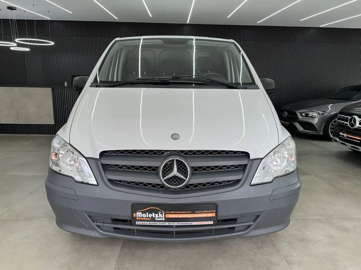 Mercedes-Benz Vito 113 CDI Kasten Worker Lang*1.Hand*Radio* Blanco - 2