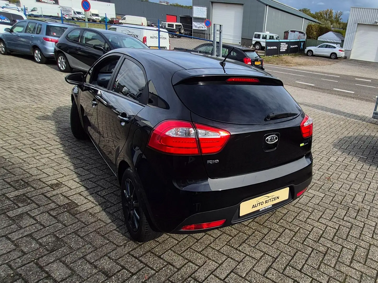 Kia Rio Rio met Nieuwe APK Czarny - 2