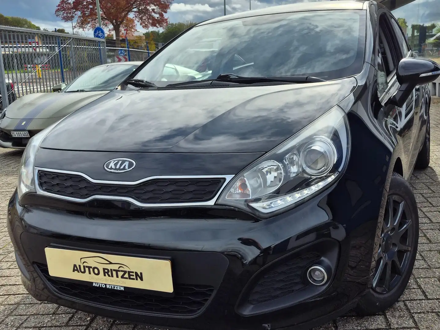 Kia Rio Rio met Nieuwe APK Czarny - 1