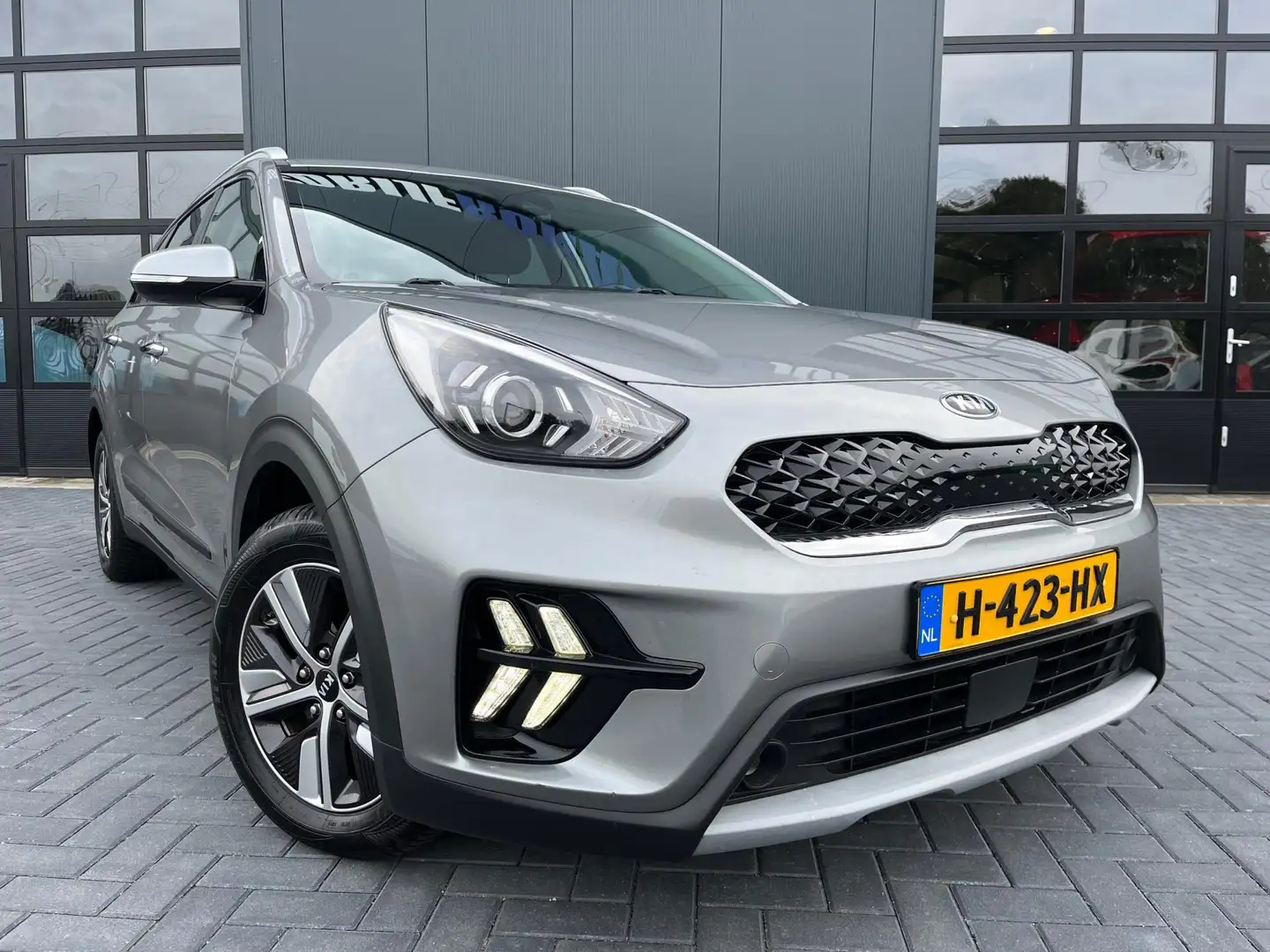 Kia Niro 1.6 GDi Hybrid DynamicLine NL.Auto/Camera/Carplay/ Grijs - 2