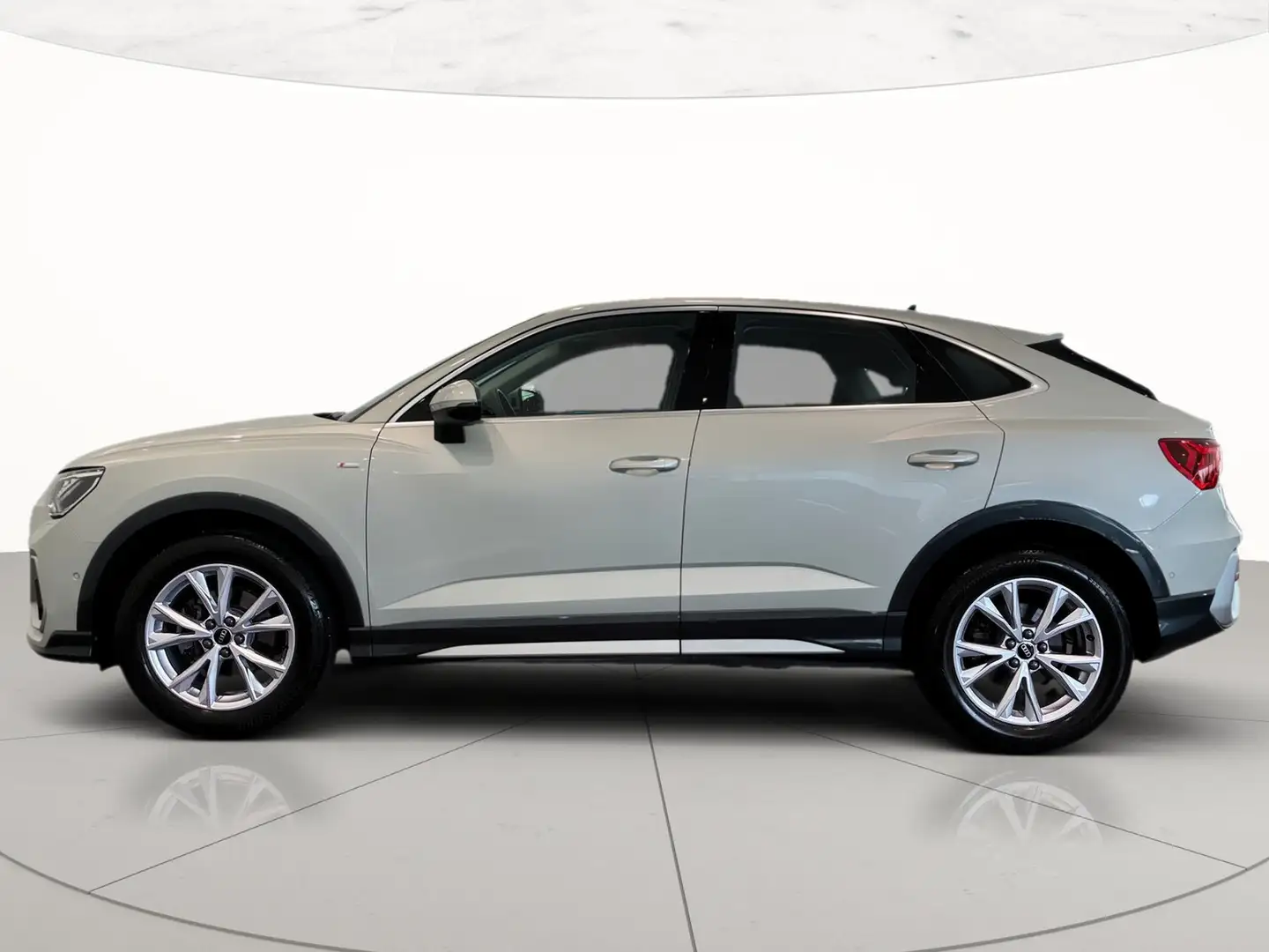 Audi Q3 sportback 35 2.0 tdi s line edition quattro s-tron Srebrny - 2