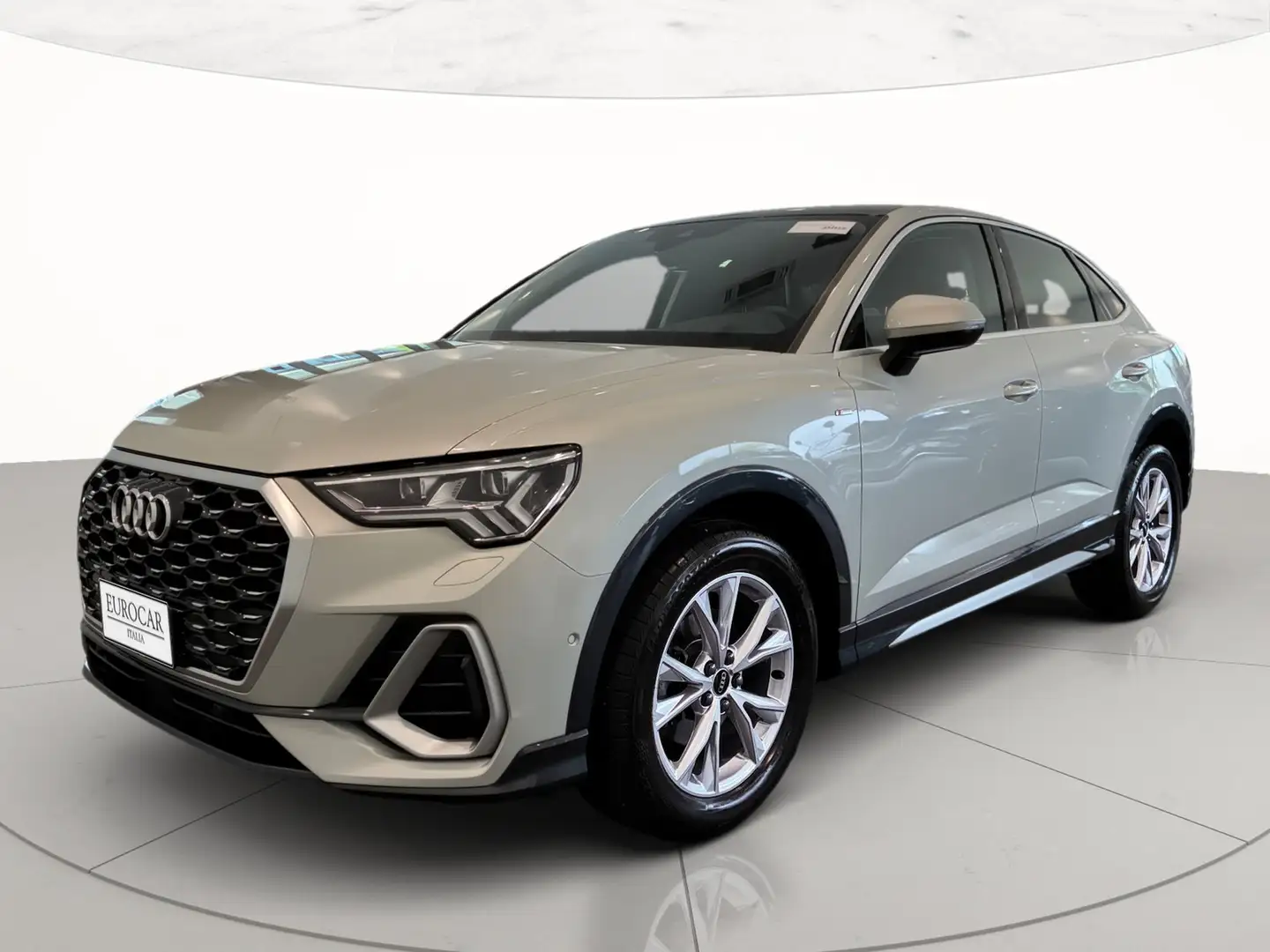 Audi Q3 sportback 35 2.0 tdi s line edition quattro s-tron Srebrny - 1