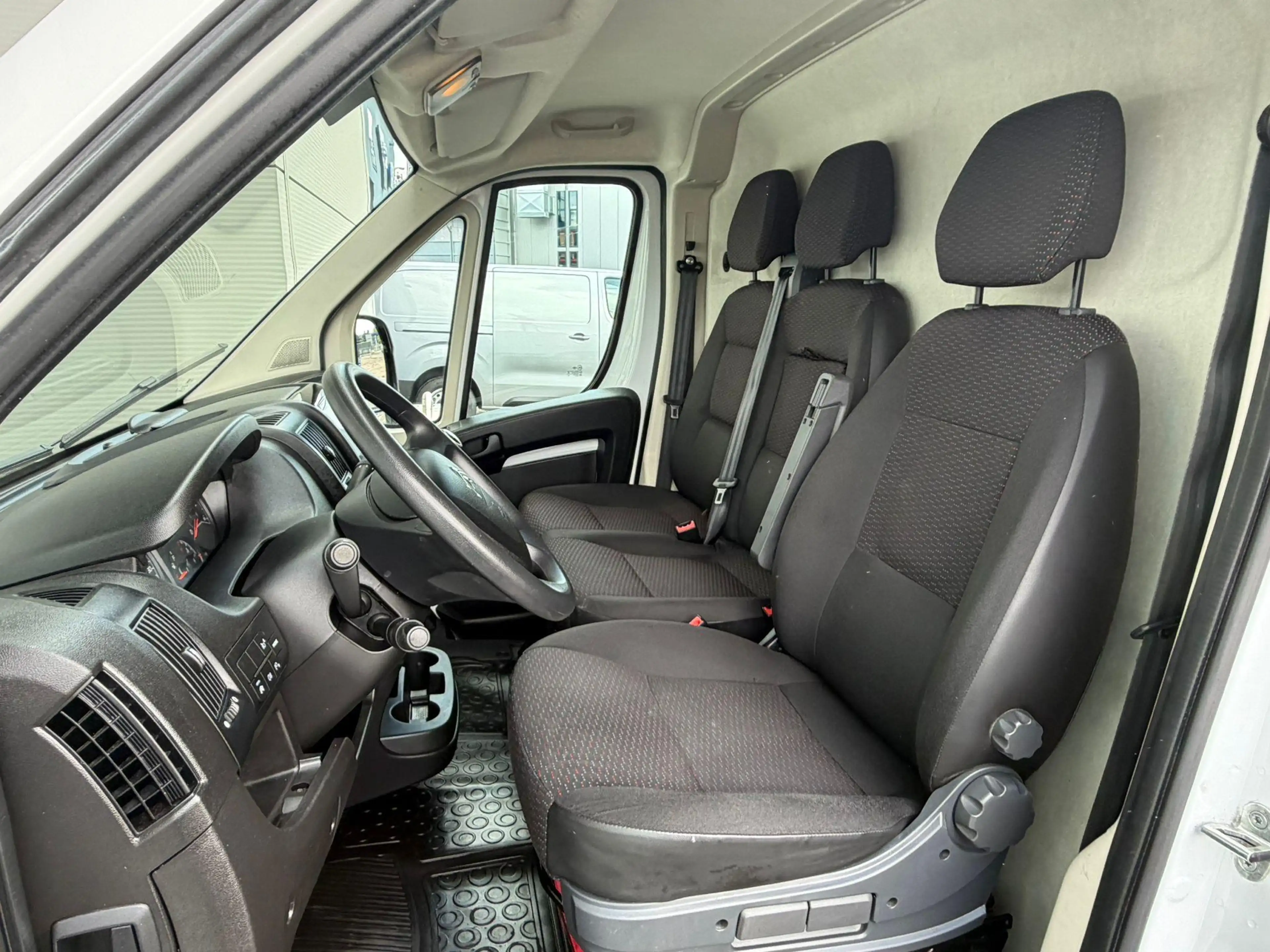 Citroen Jumper 2.2 BlueHDi 120 L2H2 3.0t Trekhaak I Multimedia sc — photo 15