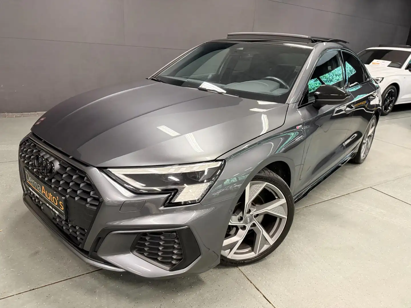 Audi A3 Limousine 35 TFSI 3X S-LINE RS-STOELEN PANO/B&O/SF Grau - 2