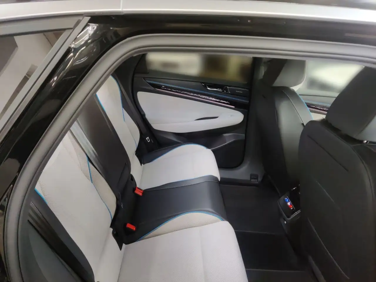 Volkswagen ID.7 Pro HeadUp Massagesitze SideAssist, Winterr 15