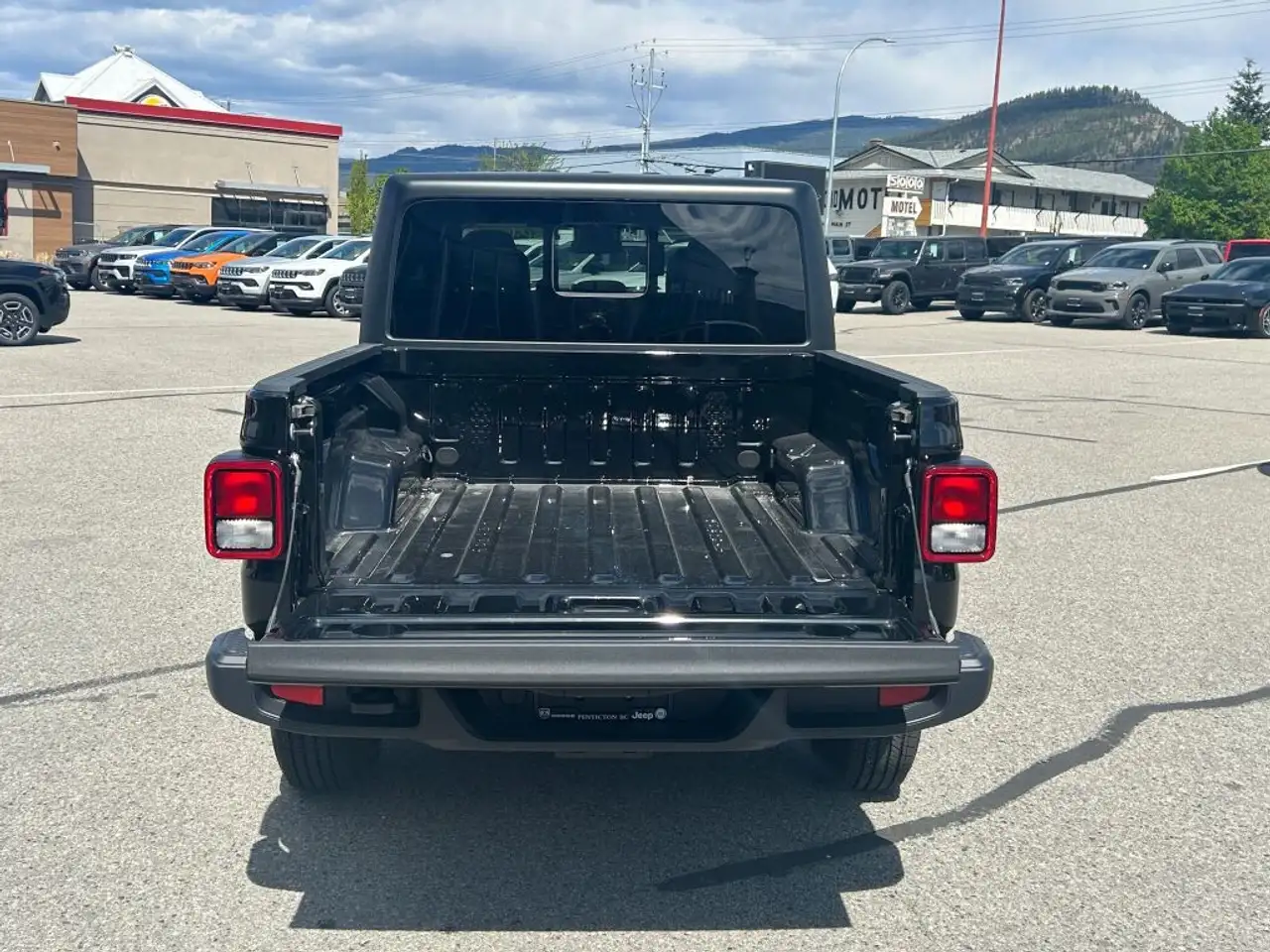 Jeep Gladiator снимка Jeep Gladiator