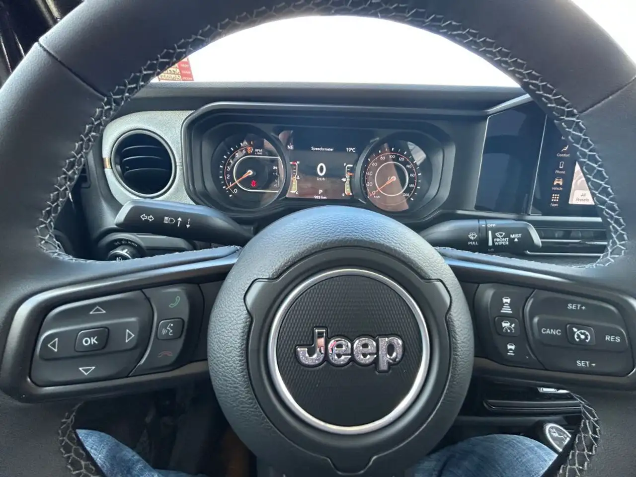 Jeep Gladiator снимка Jeep Gladiator