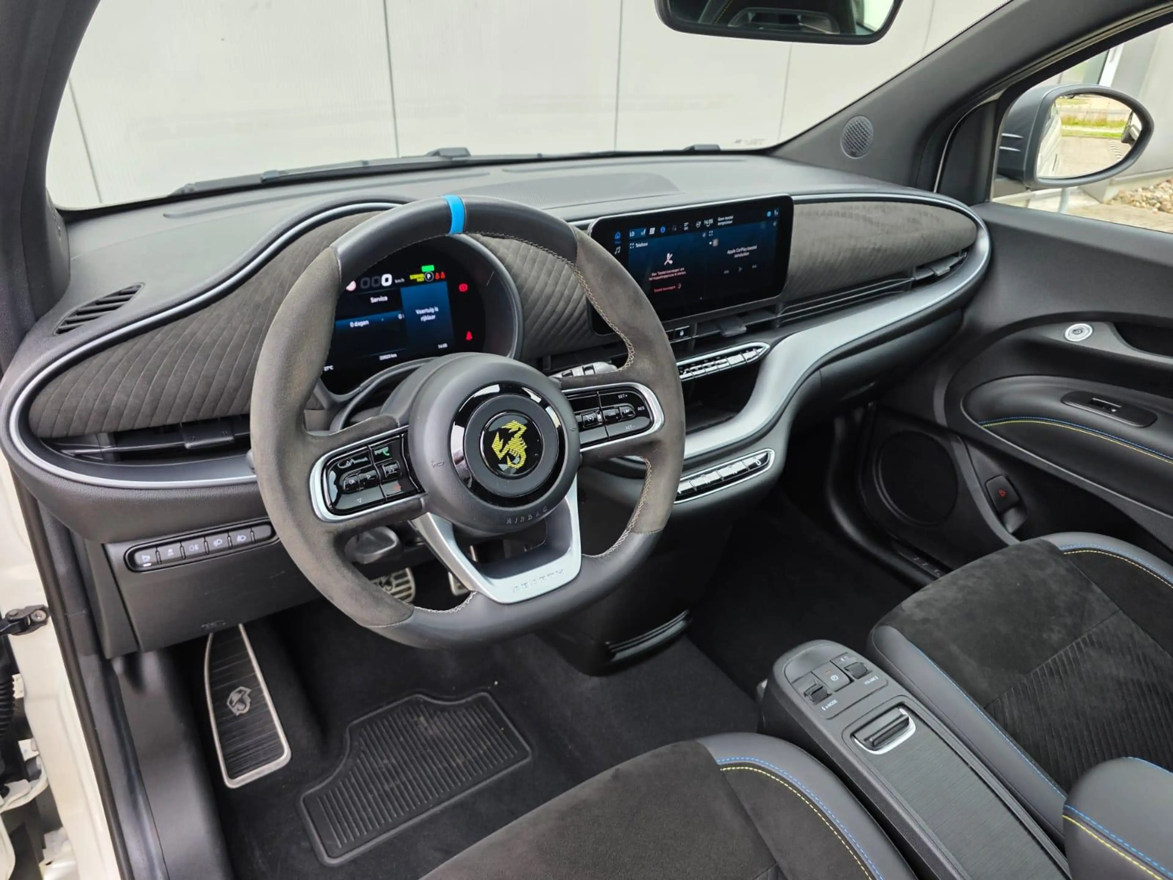 Abarth 500 Turismo 42 kWh Navigatie | Parkeercamera | Glasdak — photo 8
