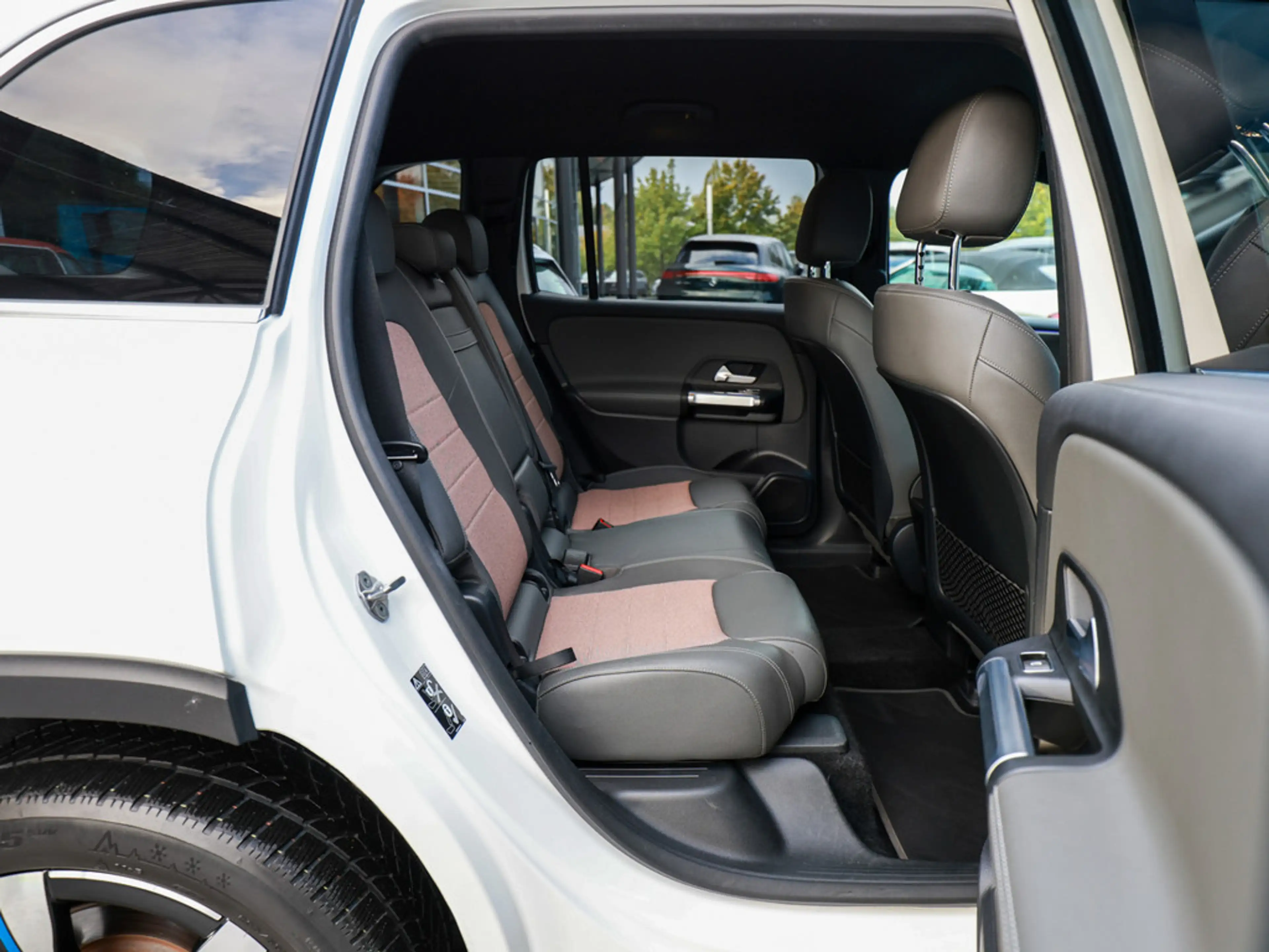Mercedes-Benz EQB 250 ElectricArt Advanced LED NAVI KAMERA — photo 10