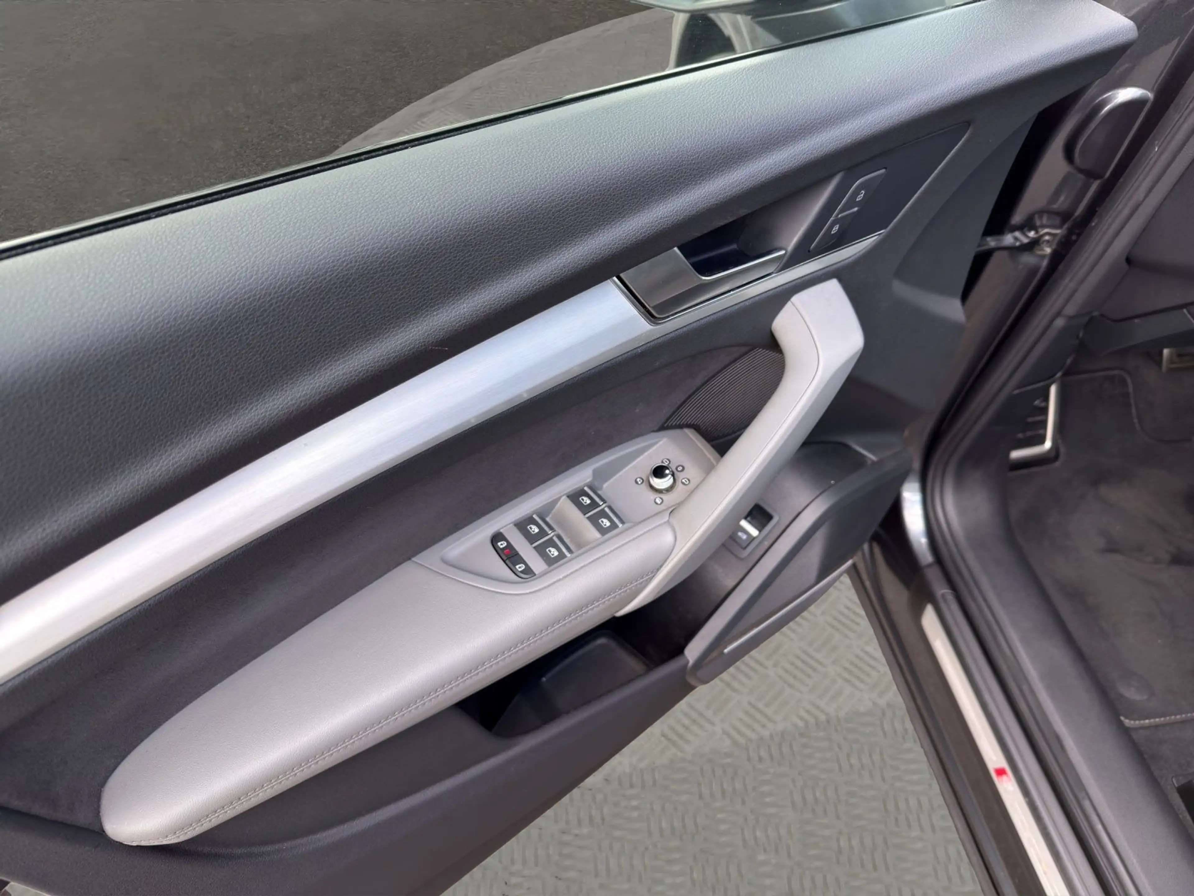 Audi SQ5 3.0 TDI qu. tiptronic AHK+NAVI+ACC — photo 13