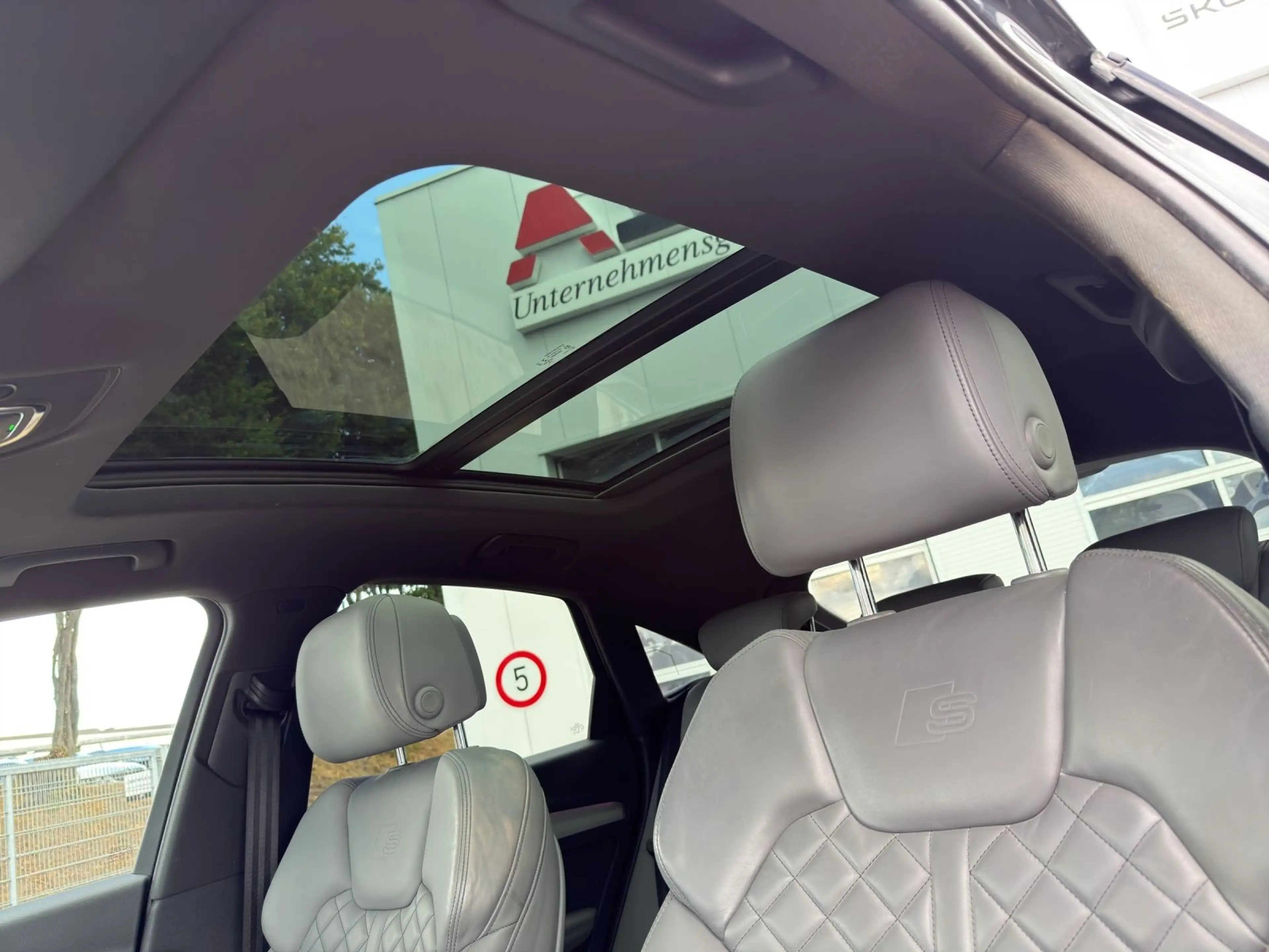 Audi SQ5 3.0 TDI qu. tiptronic AHK+NAVI+ACC — photo 18