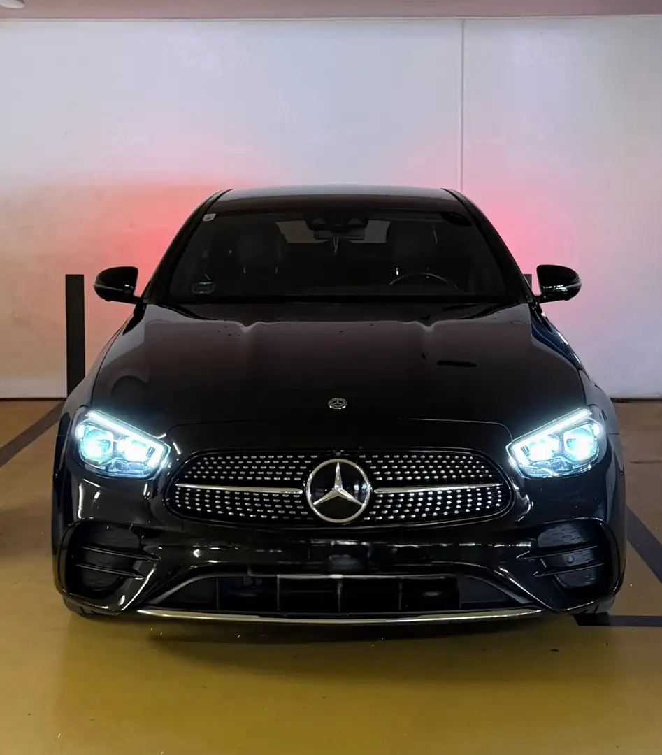 Mercedes-Benz E 300 300e PHEV Aut. AMG Line Schwarz - 1