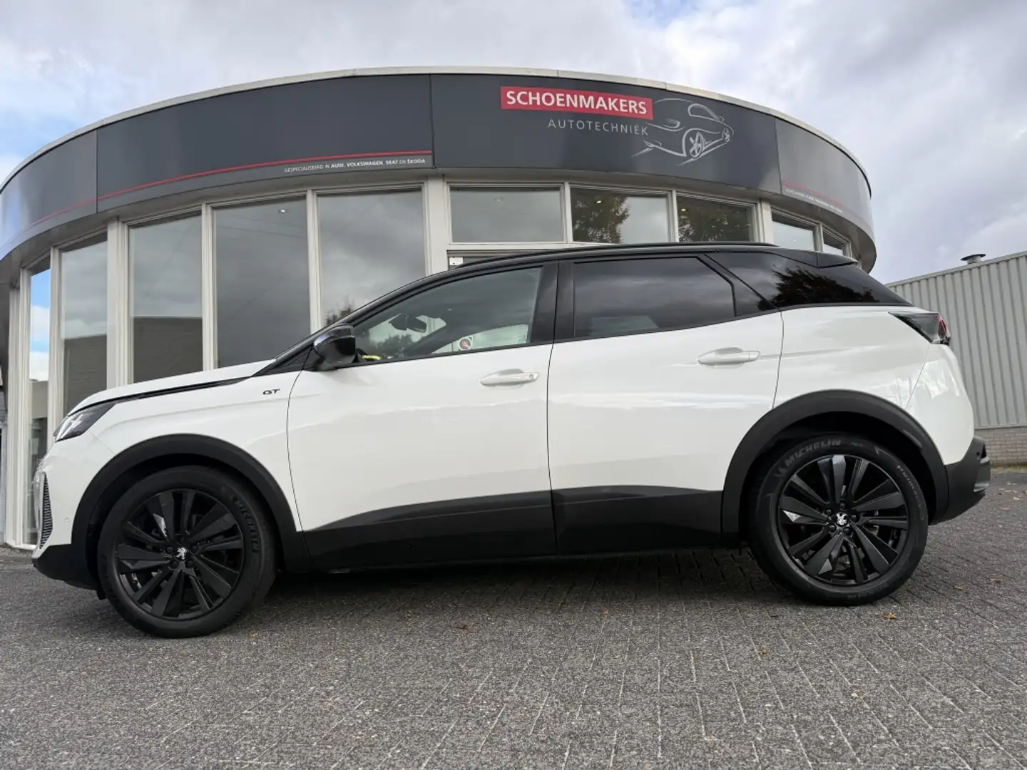 Peugeot 3008 1.2 PureTech Active Wit - 1