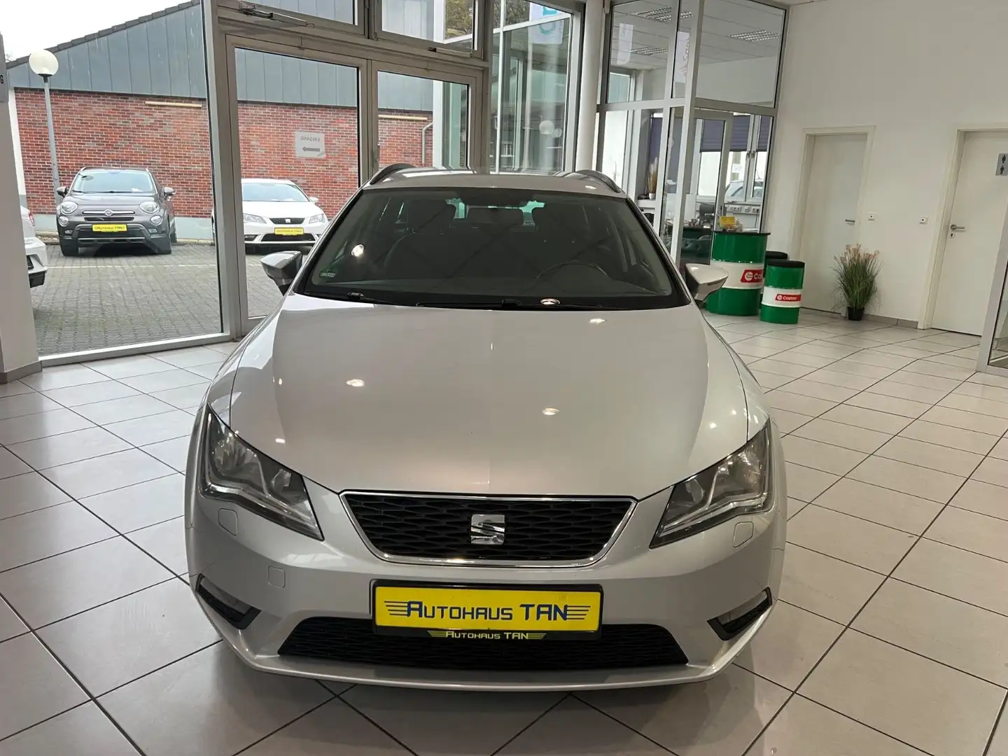 SEAT Leon ST 1.6 TDI Style *NAVI*SITZHEIZUNG* Silber - 2
