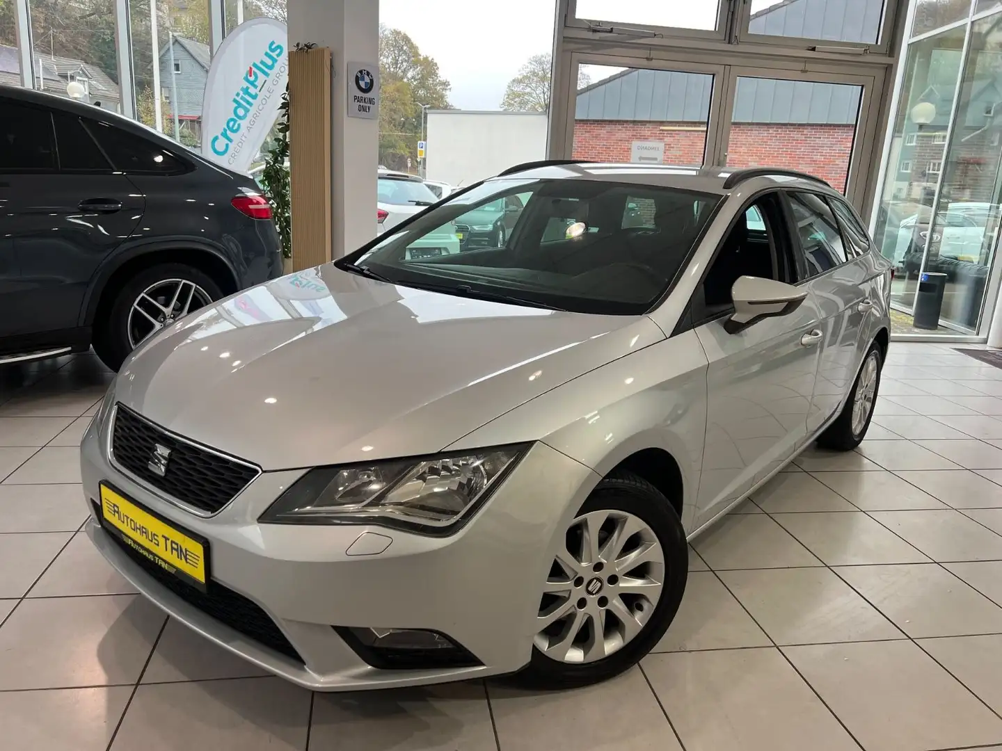 SEAT Leon ST 1.6 TDI Style *NAVI*SITZHEIZUNG* Silber - 1