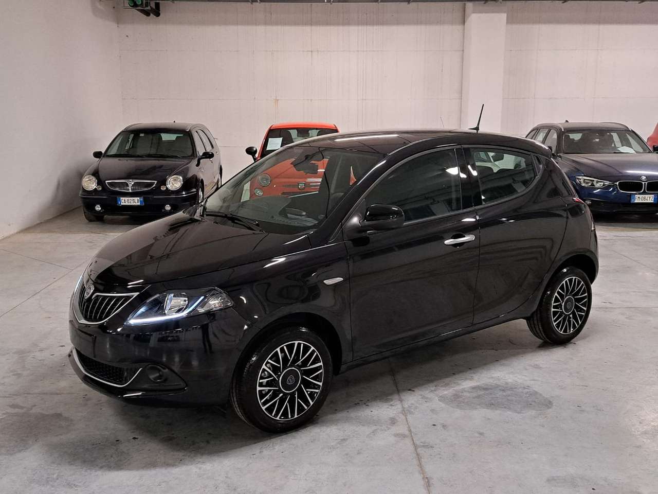 Lancia Ypsilon 1000 FireFly Hybrid 70CV Platino 5 Porte **Km. 0**