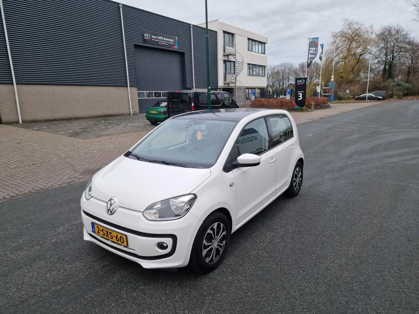 Volkswagen up! 1.0 move up! BlueMotion NAVI 2 X SLEUTELS Wit - 2