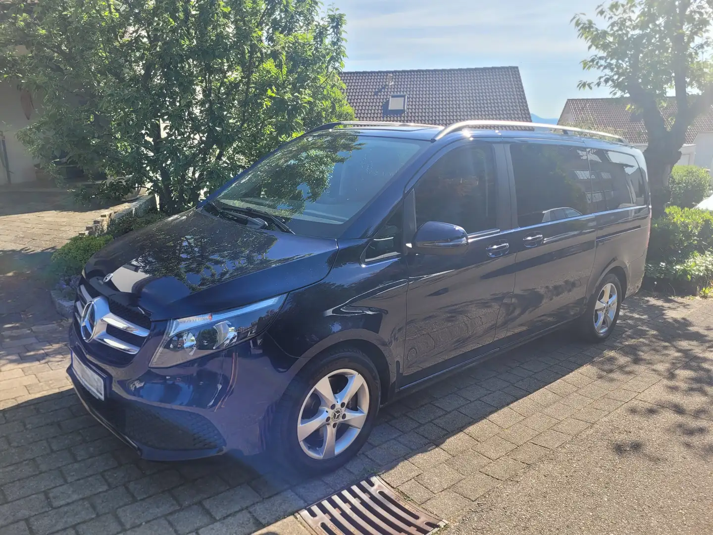 Mercedes-Benz V 220 V-Klasse Diesel d lang 9G-TRONIC Edition 19 Niebieski - 1