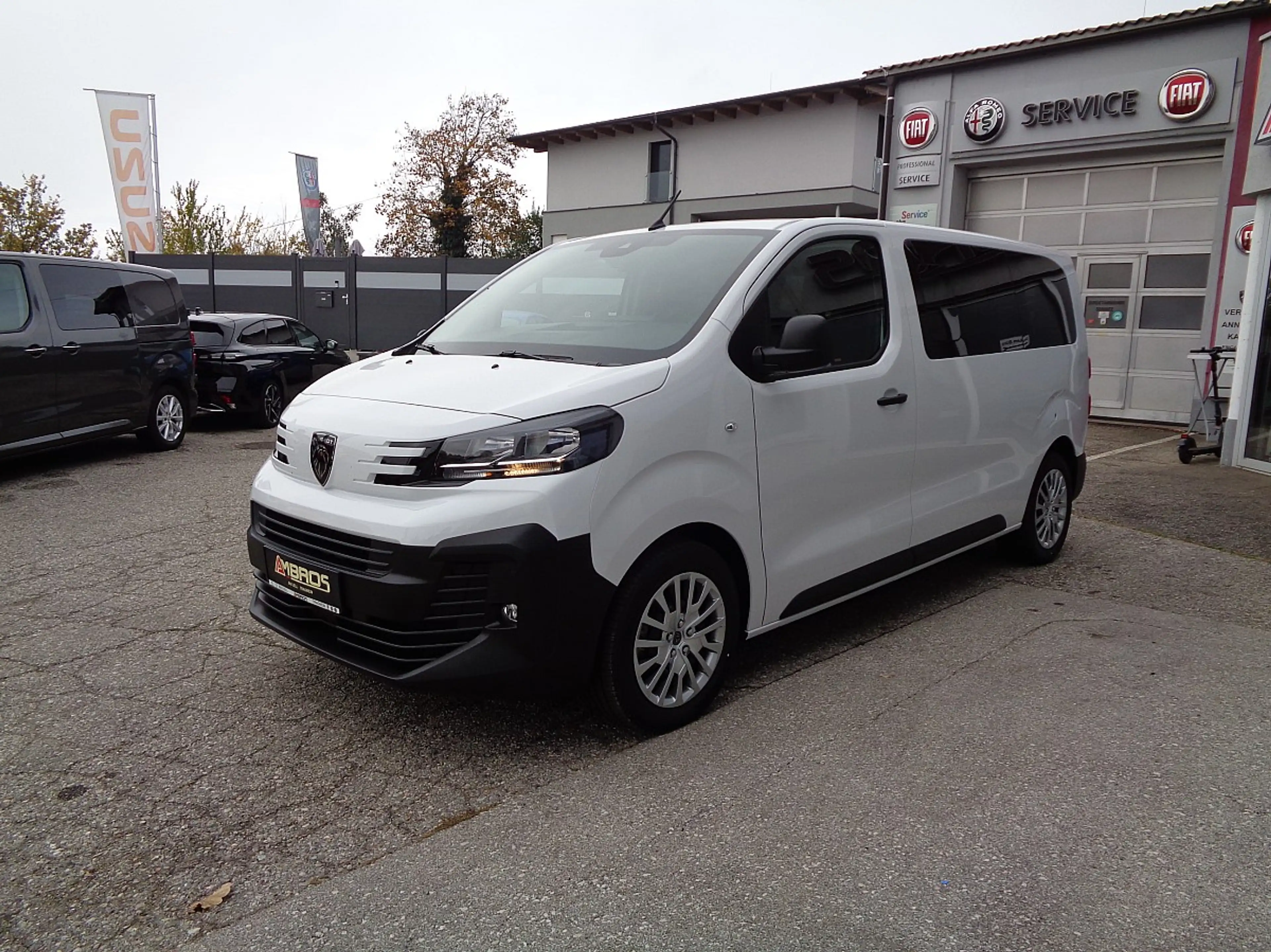 Peugeot Expert Kombi L2 BlueHDi 180 EAT8 Diesel 9-Sitzer — photo 3