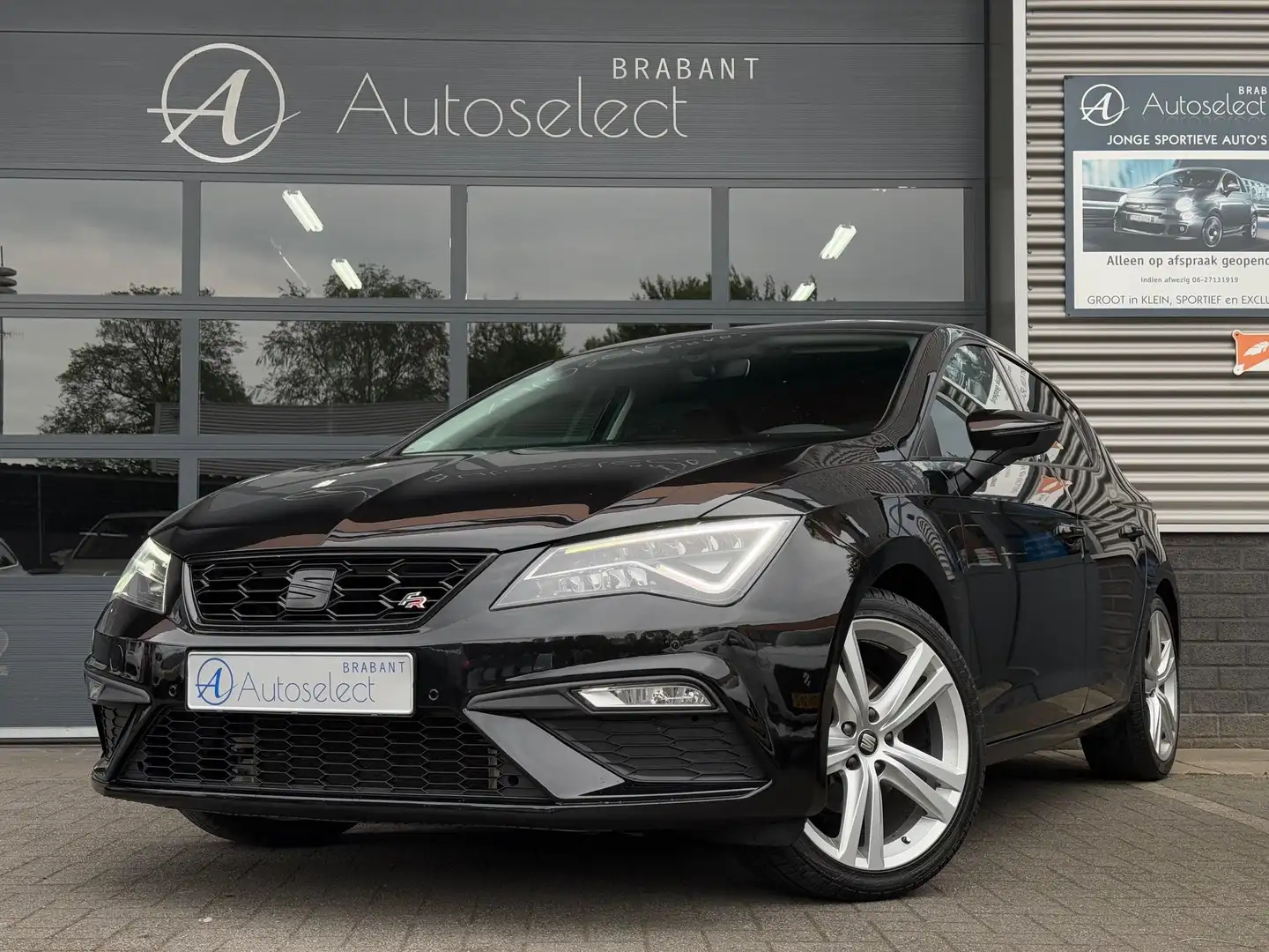 SEAT Leon 1.4 EcoTSI FR Cruise Navi Camera LED Zwart - 1
