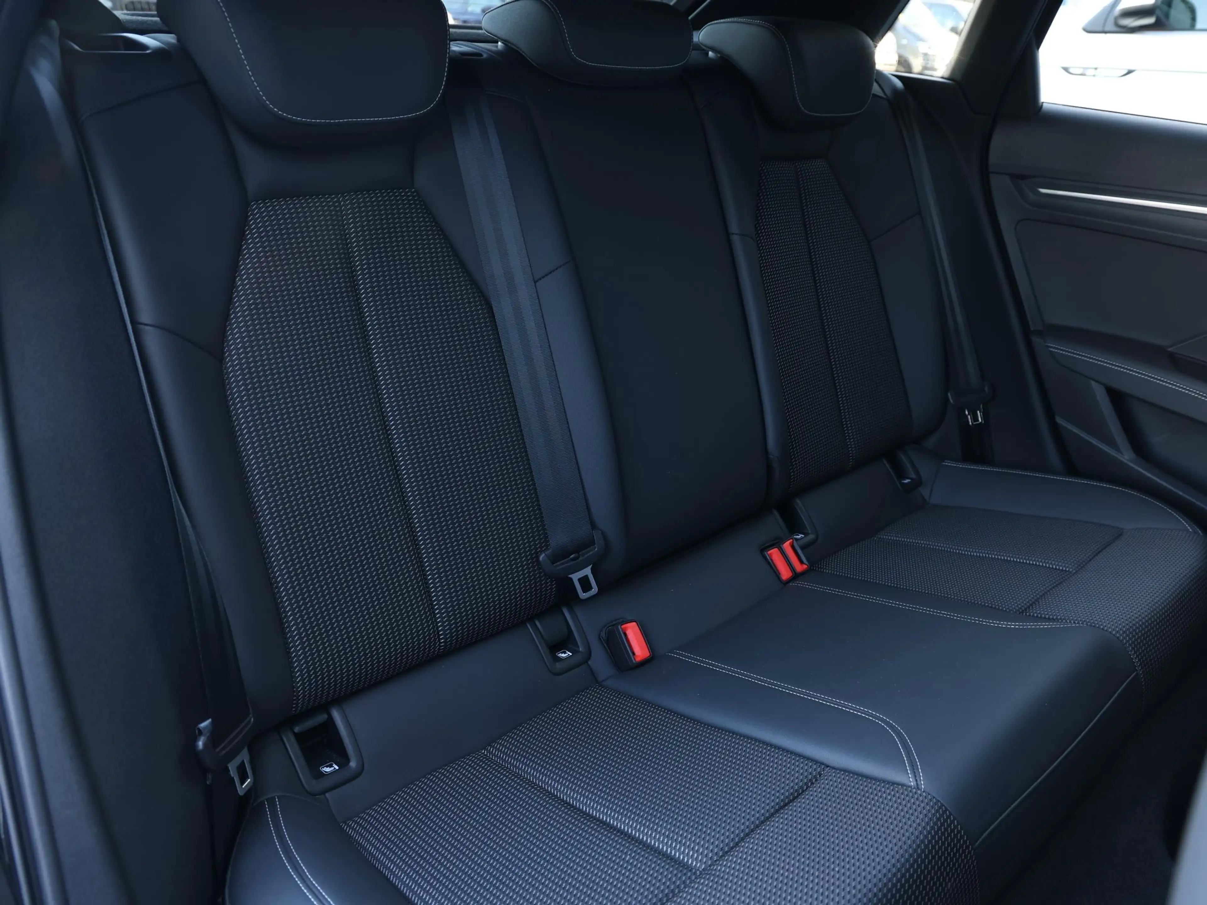 Audi A3 Sportback 45 TFSI e S edition Competition | Sonos — photo 10