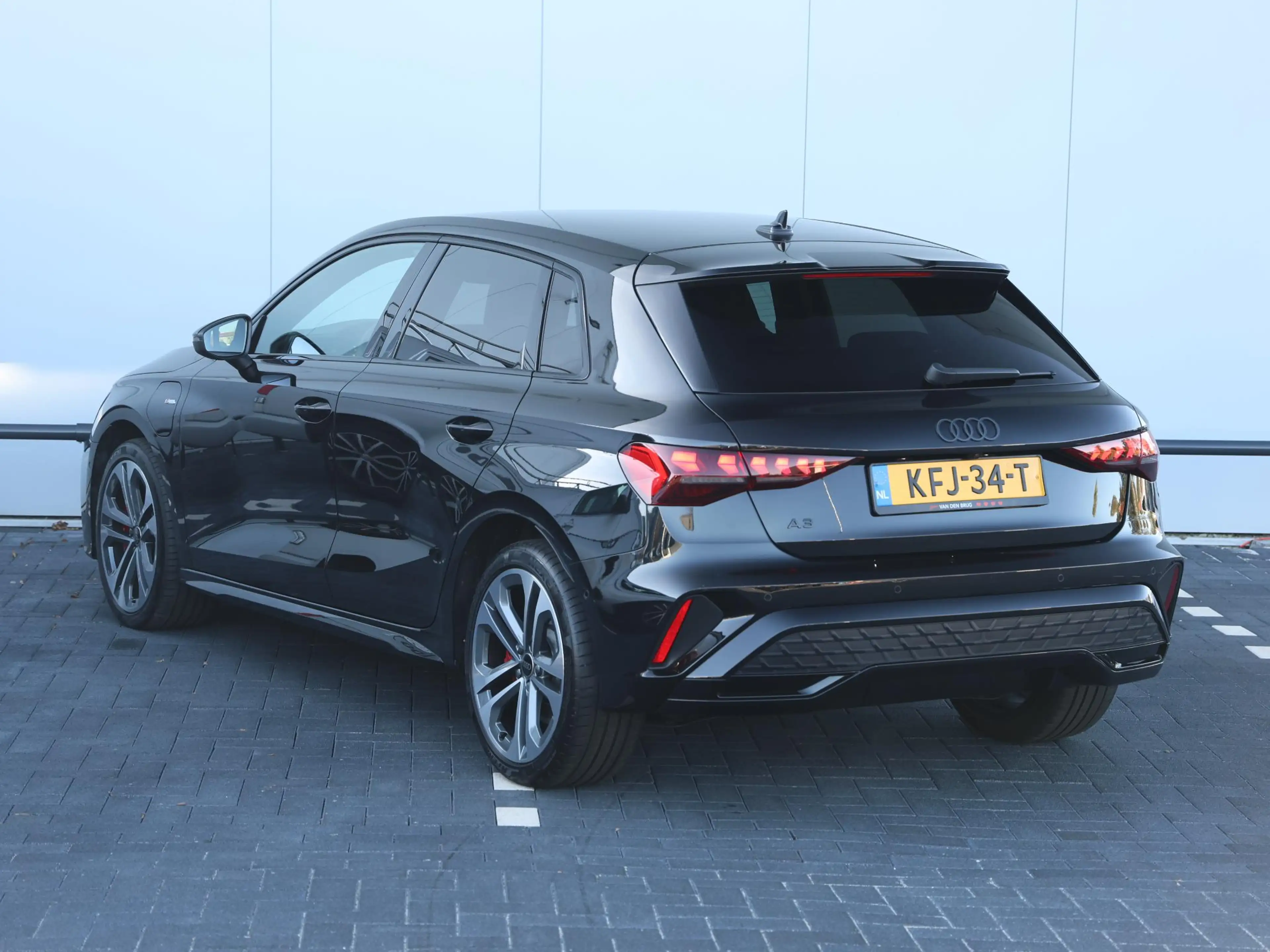Audi A3 Sportback 45 TFSI e S edition Competition | Sonos — photo 13
