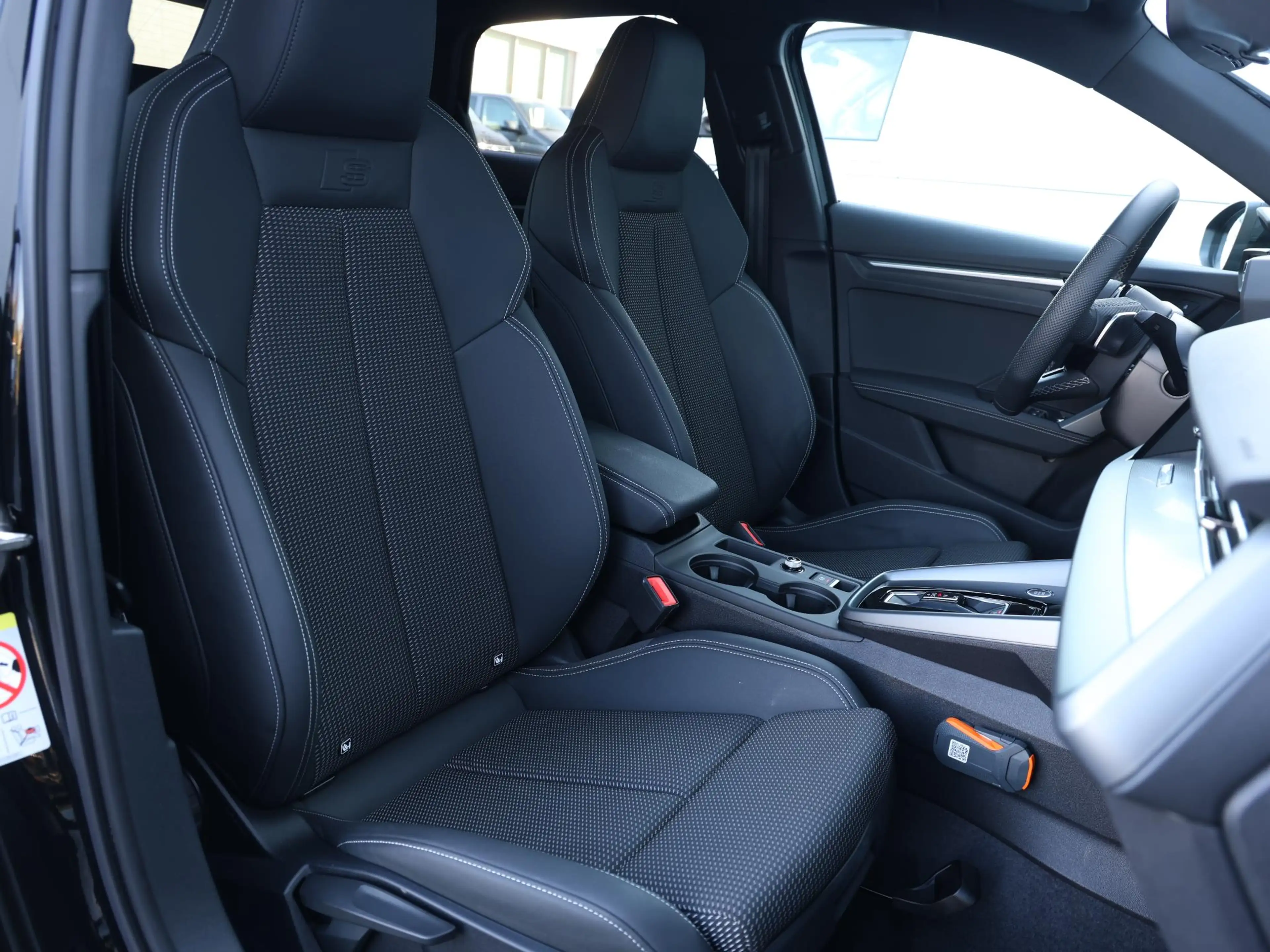 Audi A3 Sportback 45 TFSI e S edition Competition | Sonos — photo 8