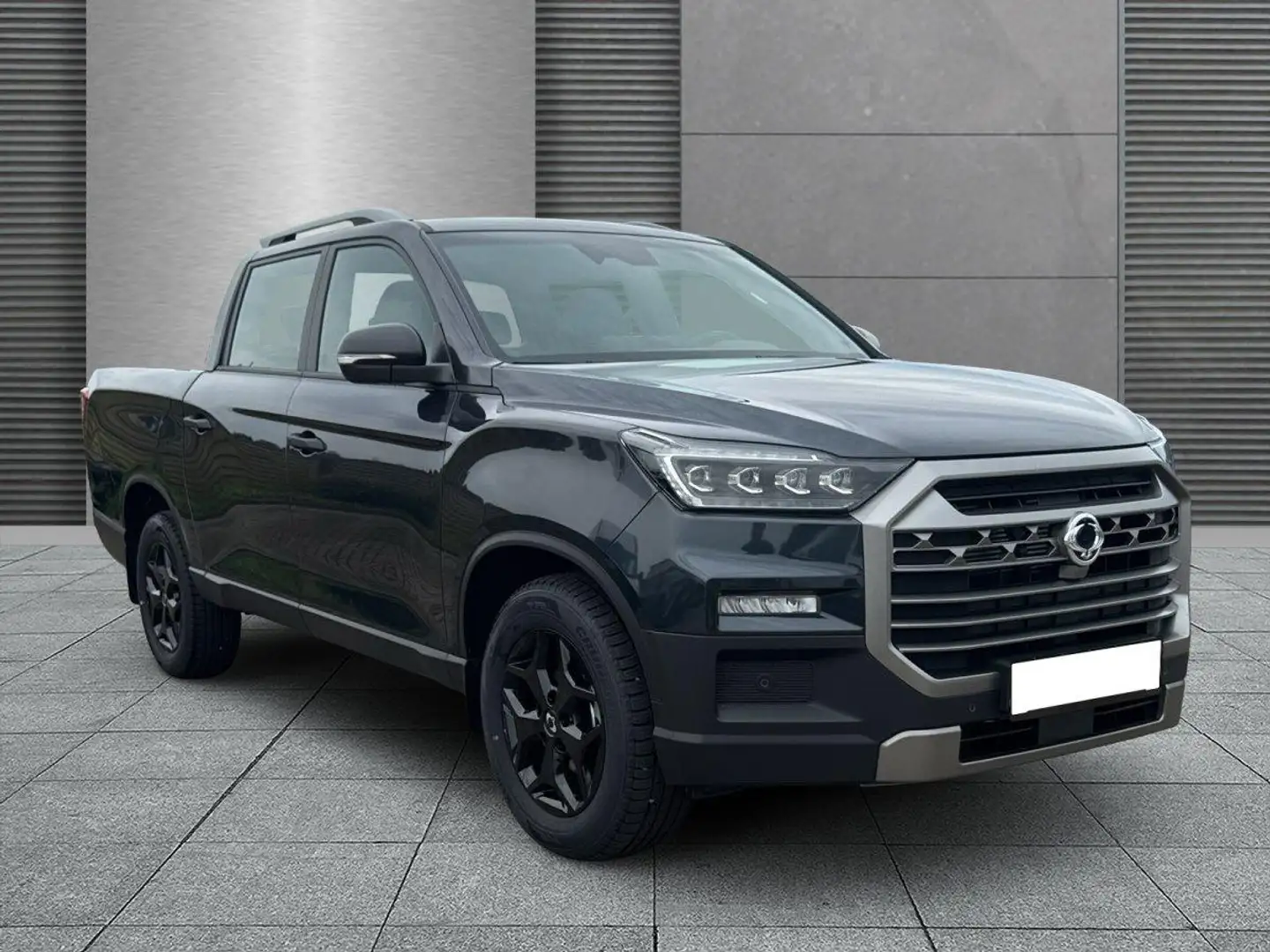 SsangYong Musso Grand Black Line 3t Anhängelast 2,2 e-Xdi 149 k... Grau - 1