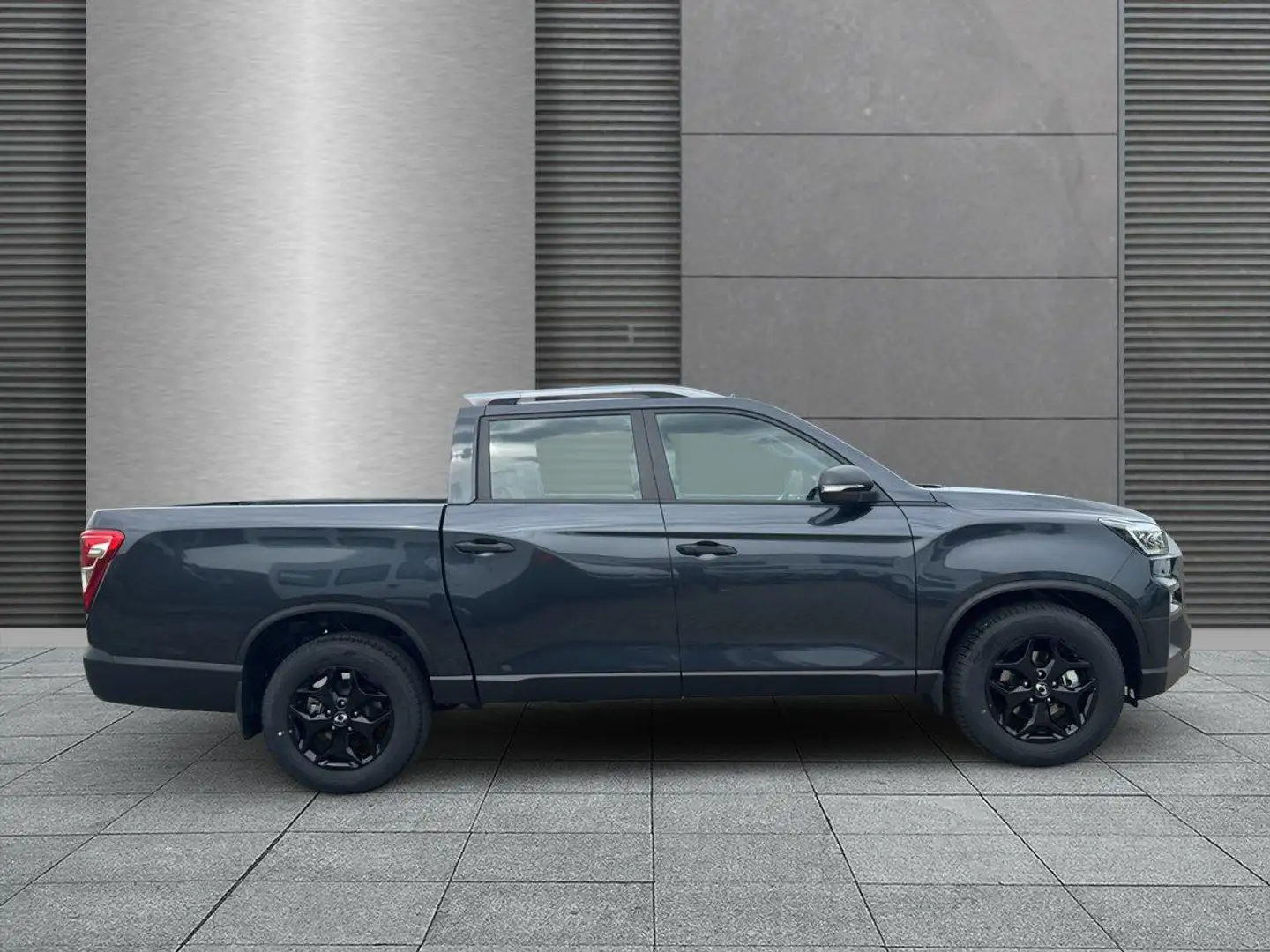 SsangYong Musso Grand Black Line 3t Anhängelast 2,2 e-Xdi 149 k... Grau - 2