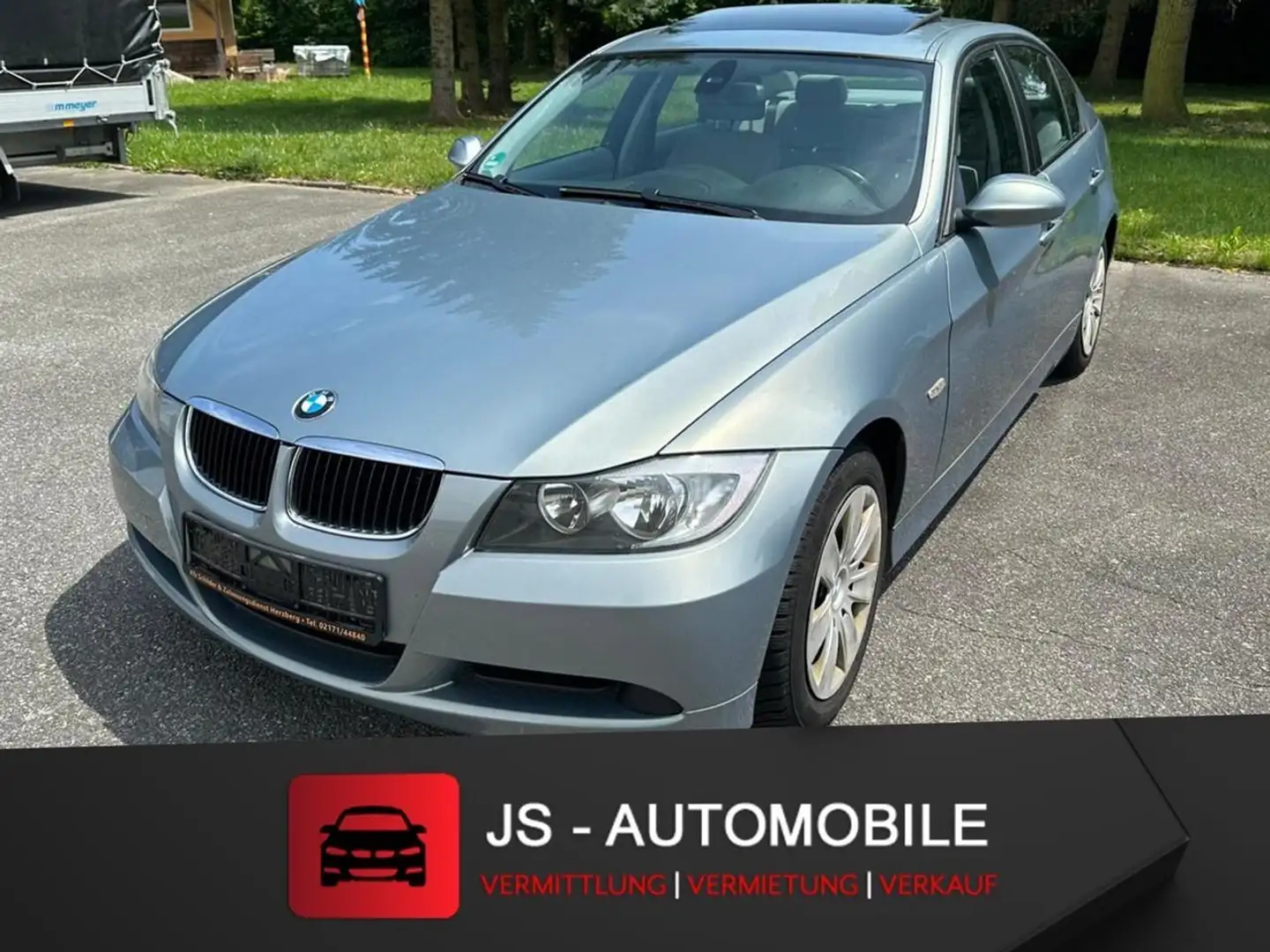 BMW 318 i e90 Lim*Navi*SHZ*3.Hand*Tempomat*HU12/26*DE Blau - 1