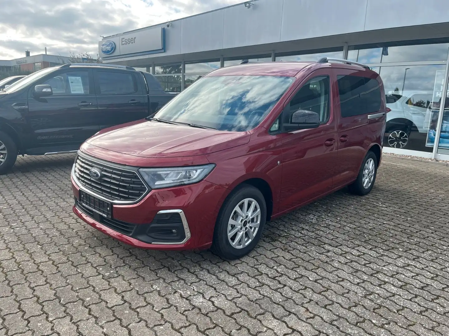 Ford Tourneo Connect Titanium WinterP, LED, Klimaaut. Red - 1