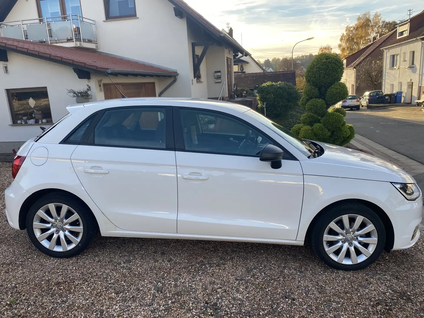 Audi A1 basis Weiß - 2