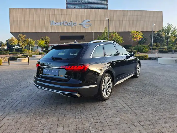 Audi A4 allroad 2023, foto 19