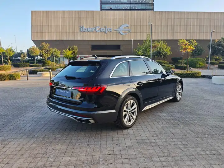 Audi A4 allroad 2023, foto 17