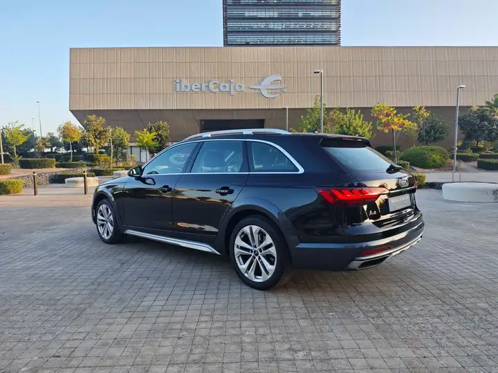 Audi A4 allroad 2023, foto 10