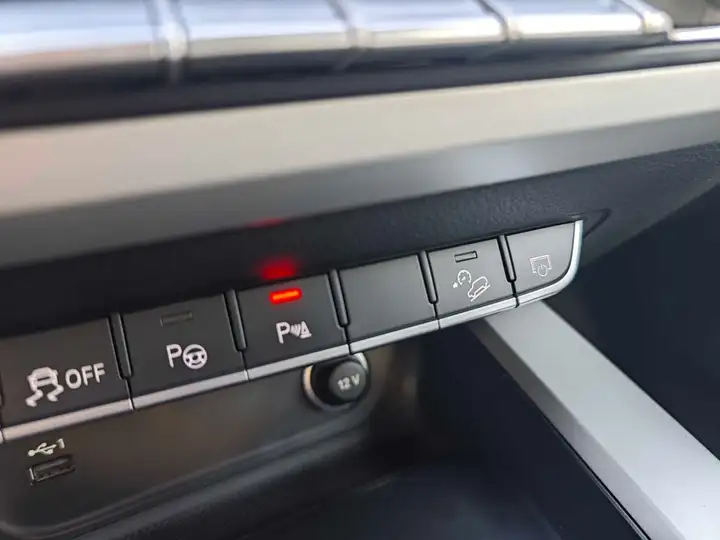 Audi A4 allroad 2023, foto 38