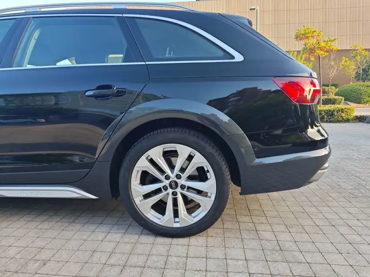 Audi A4 allroad 2023, foto 32