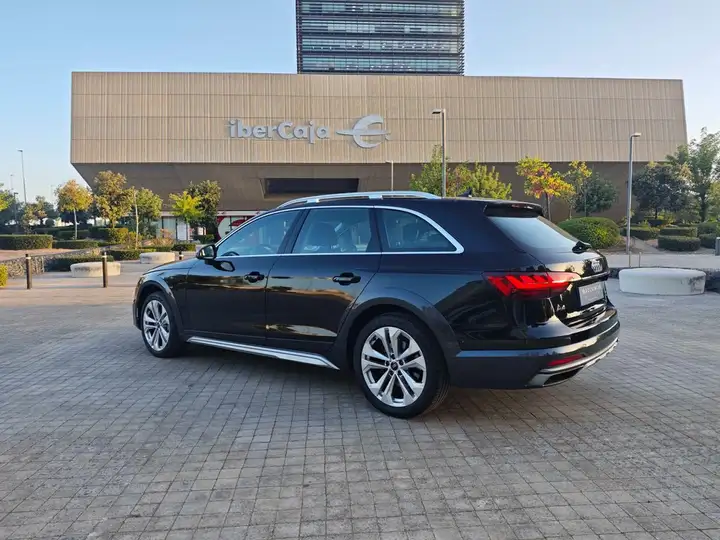 Audi A4 allroad 2023, foto 11