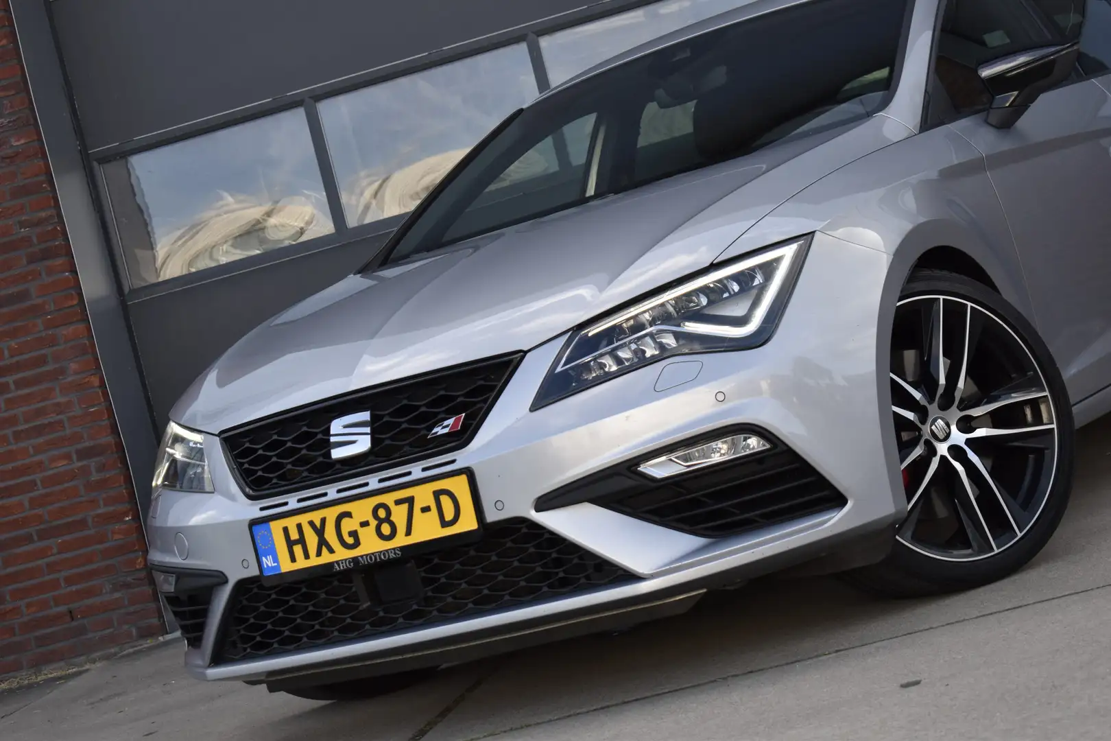 SEAT Leon 2.0 TSI CUPRA 300 Carplay - Cruise - Clima - Seat Grijs - 2