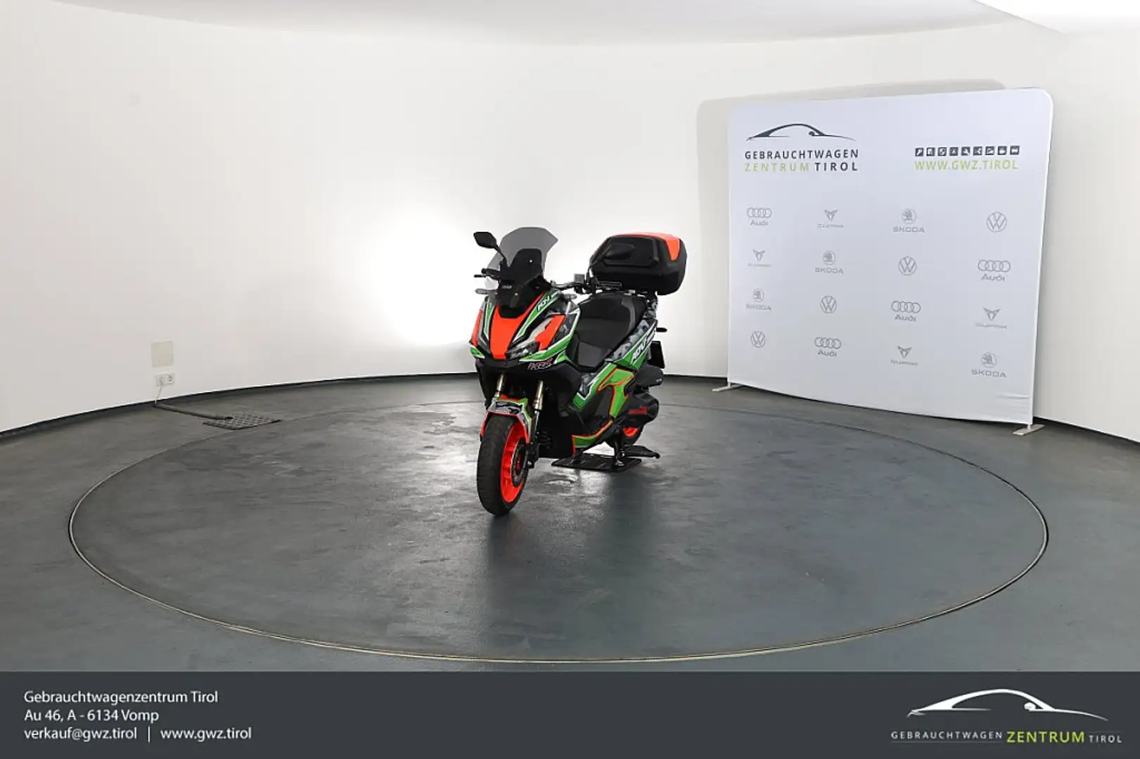 Honda ADV 350 ADV350 EINZELSTÜCK SONDERUMBAU KEY LESS TOP CASE LED Fekete - 2