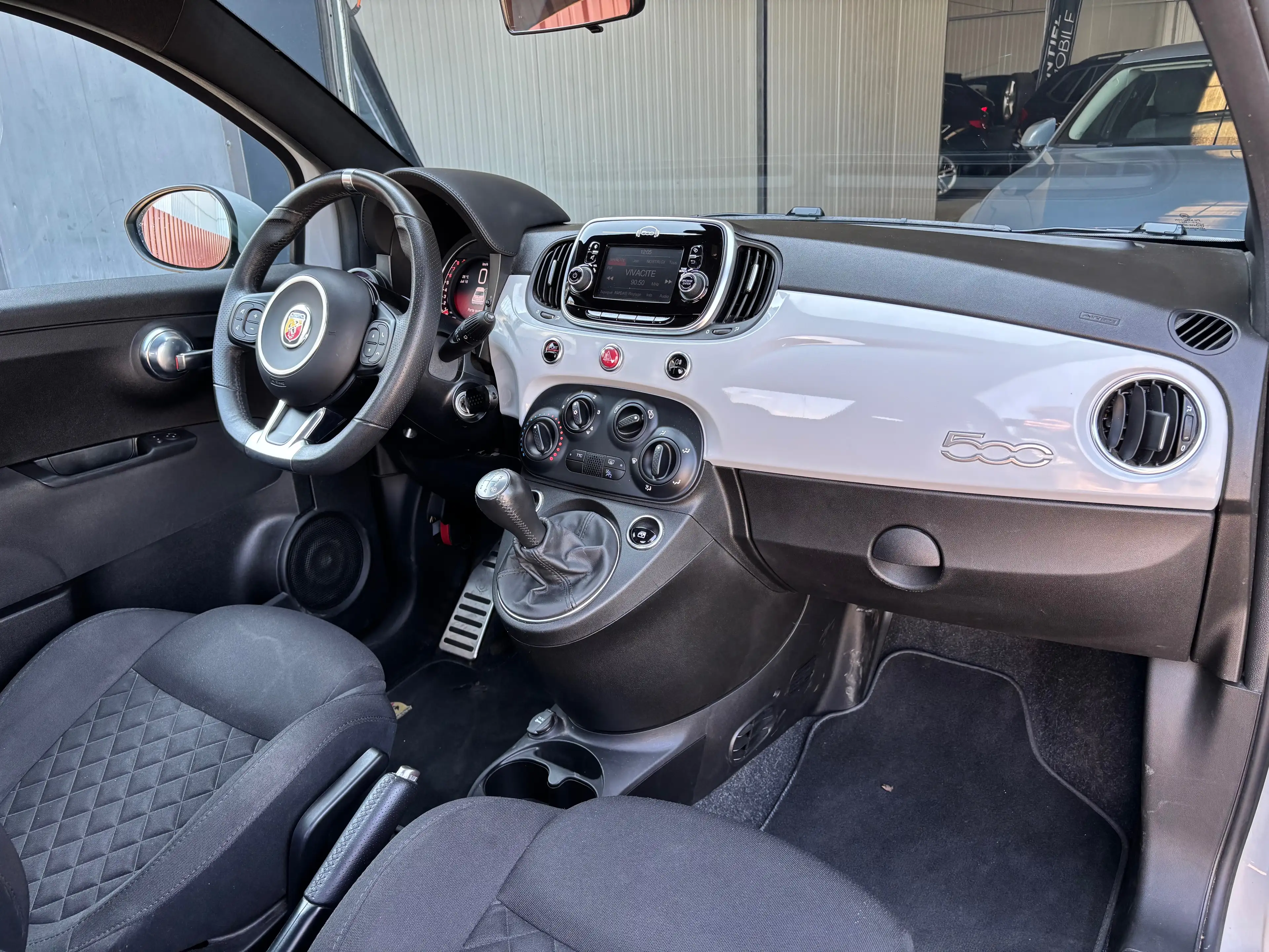 Abarth 595 595 1.4 JET - Jantes 16 - Climatisation - Sièges sport — photo 8