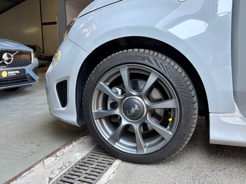 Abarth 595 595 1.4 JET - Jantes 16 - Climatisation - Sièges sport — photo 19