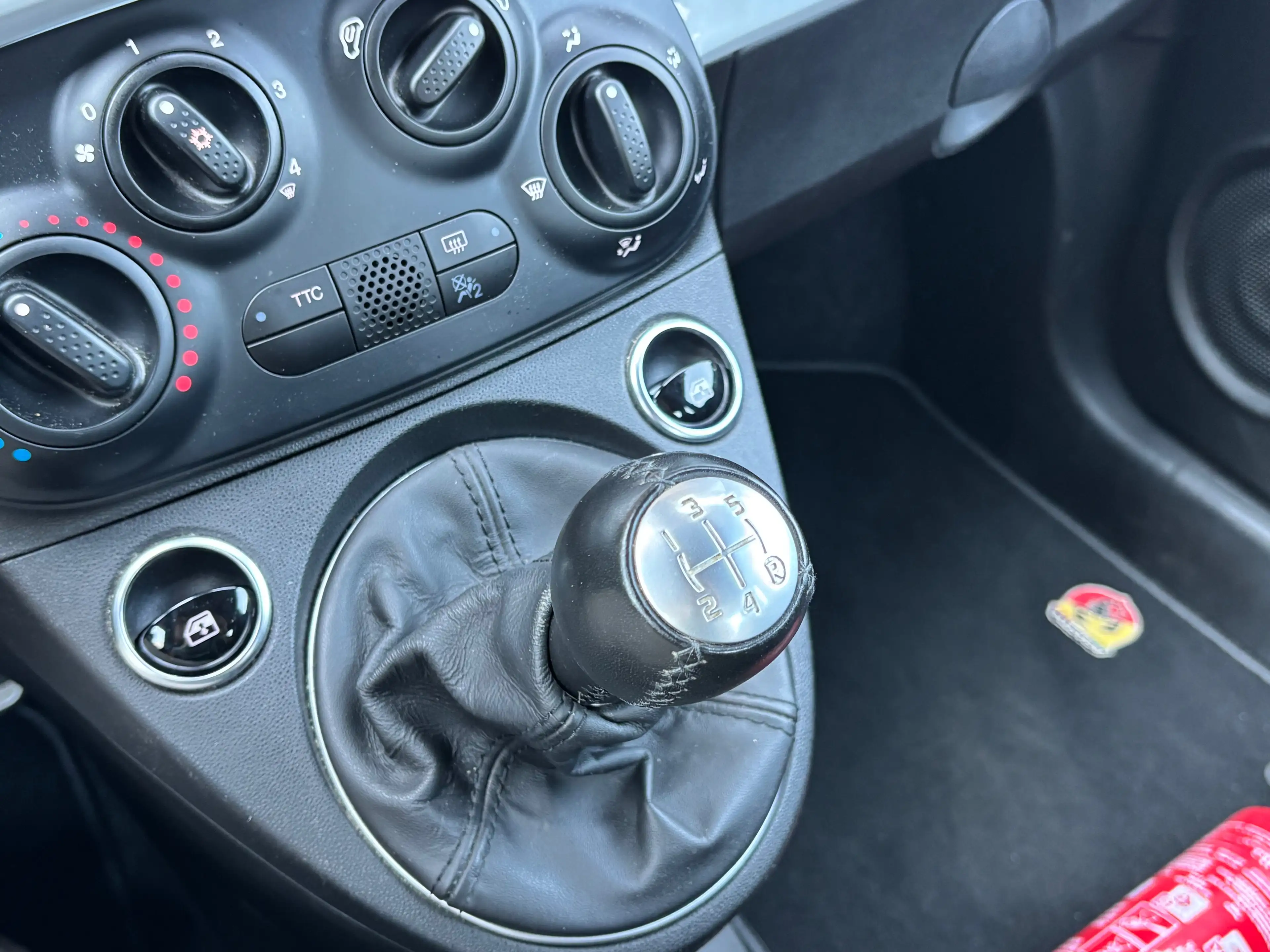 Abarth 595 595 1.4 JET - Jantes 16 - Climatisation - Sièges sport — photo 12