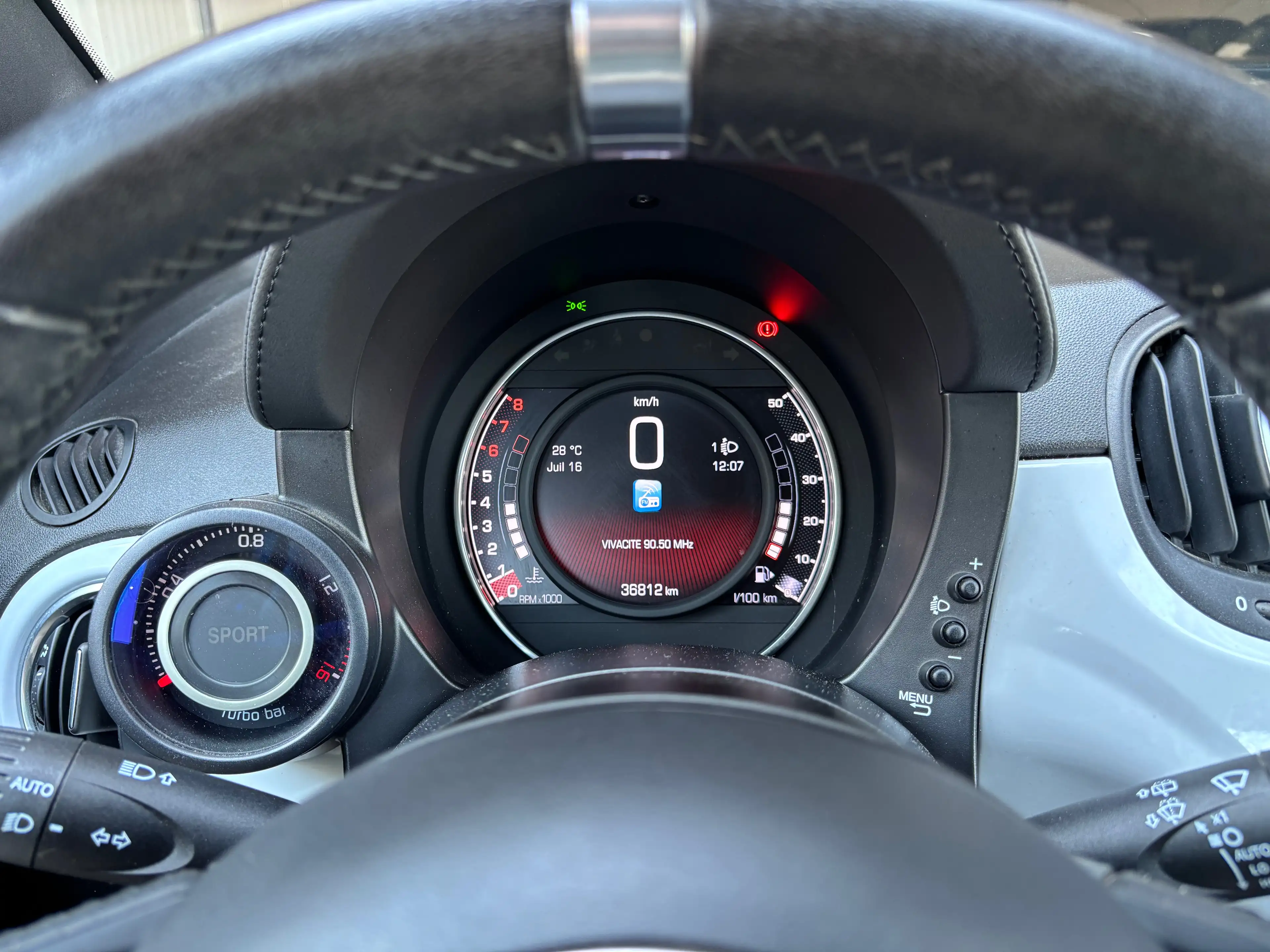 Abarth 595 595 1.4 JET - Jantes 16 - Climatisation - Sièges sport — photo 15