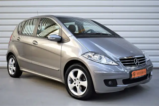 Mercedes-Benz A 170 A170 Avantgarde+PDC+SHZ+Automatik+Klima+23.400KM