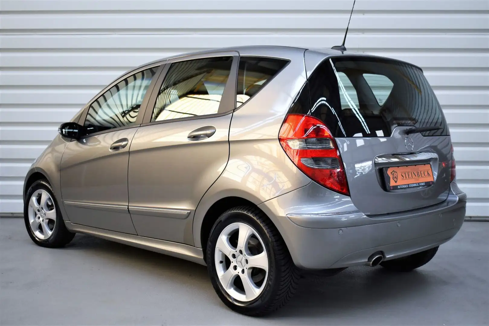 Mercedes-Benz A 170 A170 Avantgarde+PDC+SHZ+Automatik+Klima+23.400KM Grigio - 2